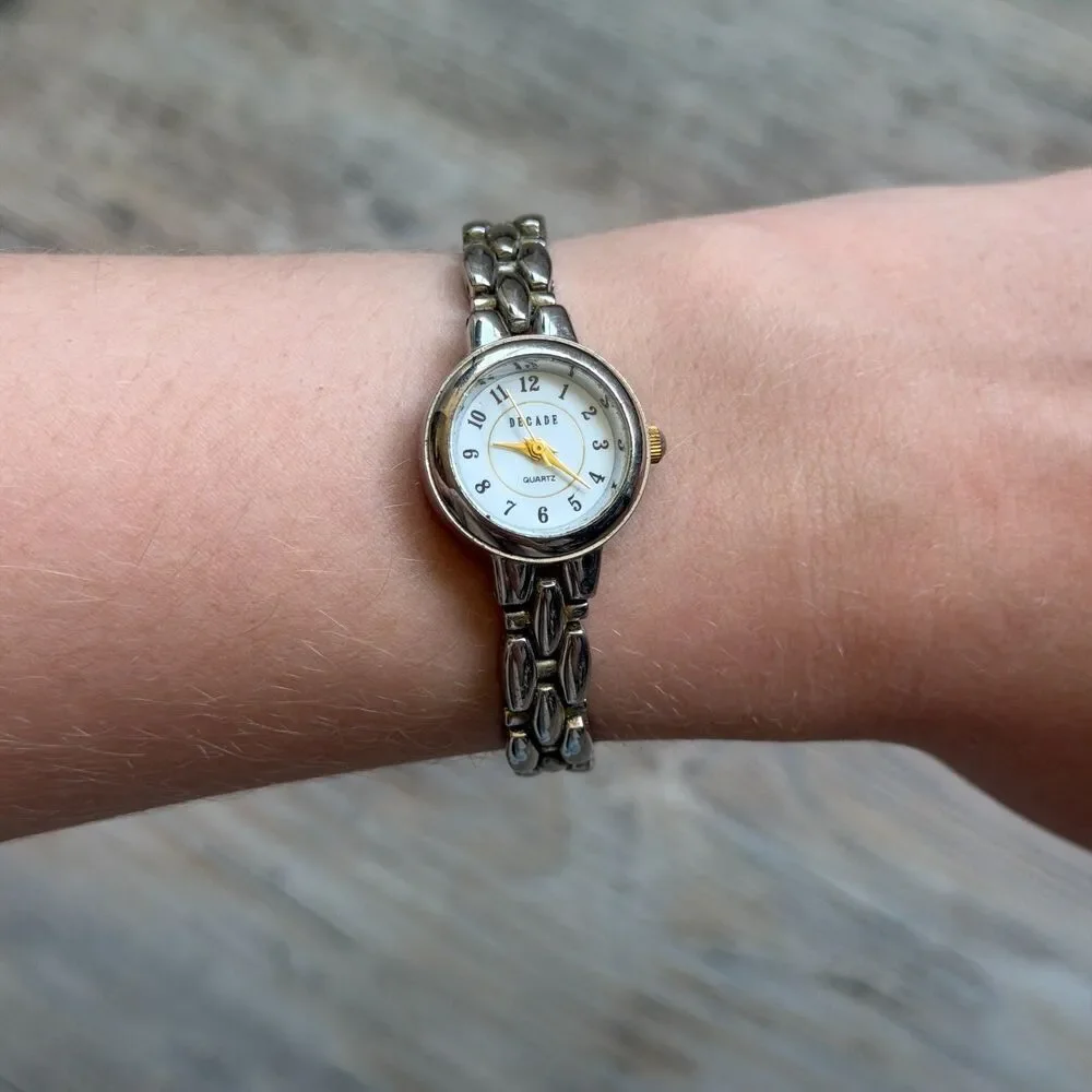 Vintage Wristwatch Decade Dainty Silver Tone Small Face Circle Round Women's